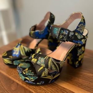 Circus by Sam Edelman Black Floral Platform Sandals